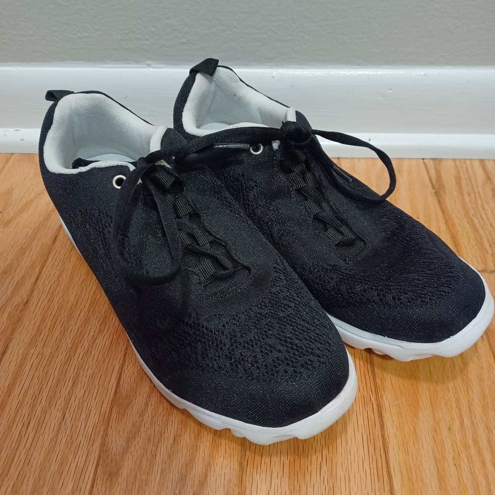 Propet TravelActiv Sneaker Extra Wide Width
